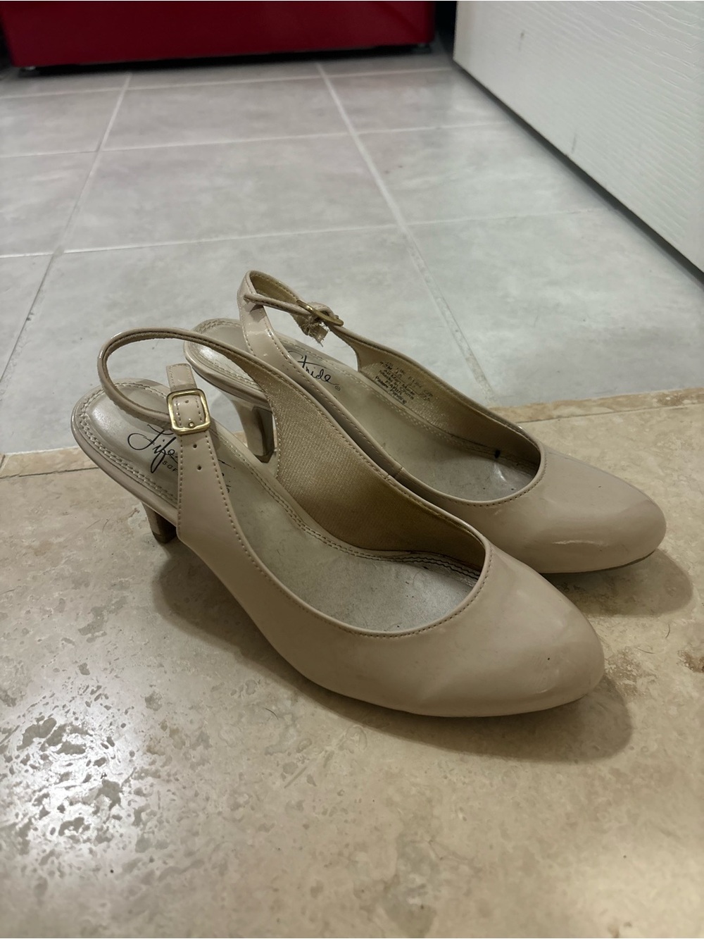Tan Heels - Picture 2 of 2